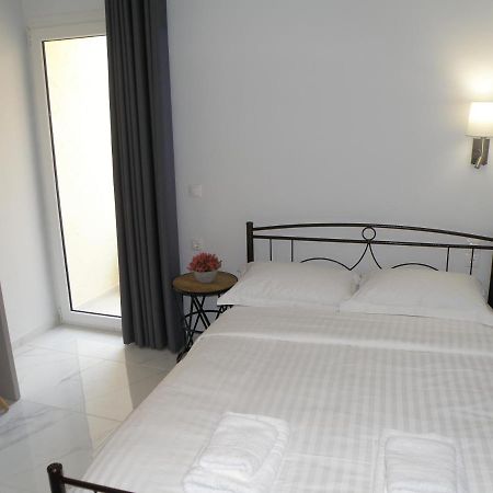 Talos Apartments And Studios Heraklion Exteriör bild