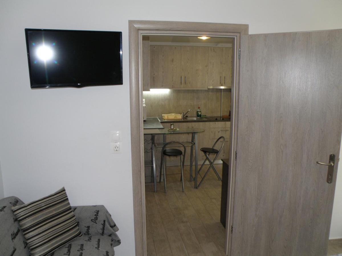 Talos Apartments And Studios Heraklion Exteriör bild